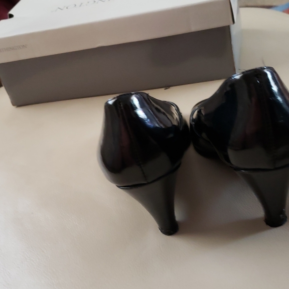 Shoes - Picture 4 of 5